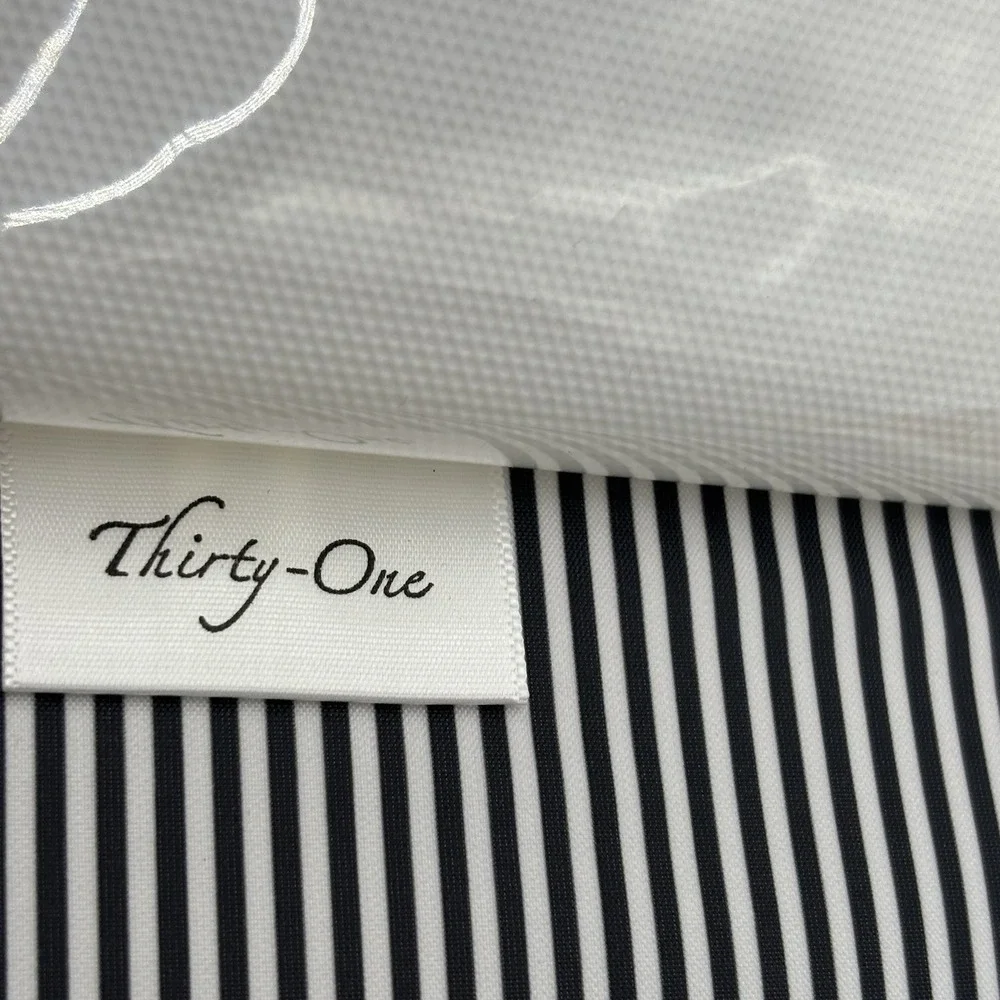 Thirty One Photo Wallet Dot Dot Clutch, Holds 4